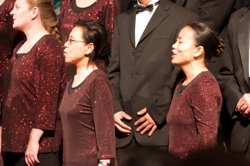 singingchrismastree201156.jpg