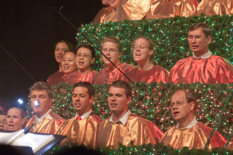 singingchrismastree201165.jpg