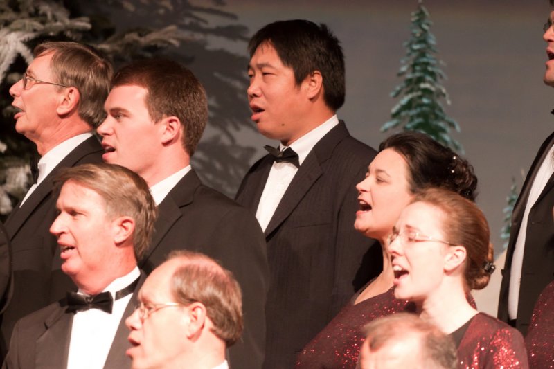 singingchrismastree201150.jpg