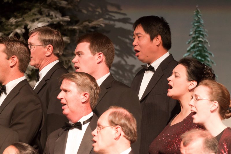 singingchrismastree201157.jpg
